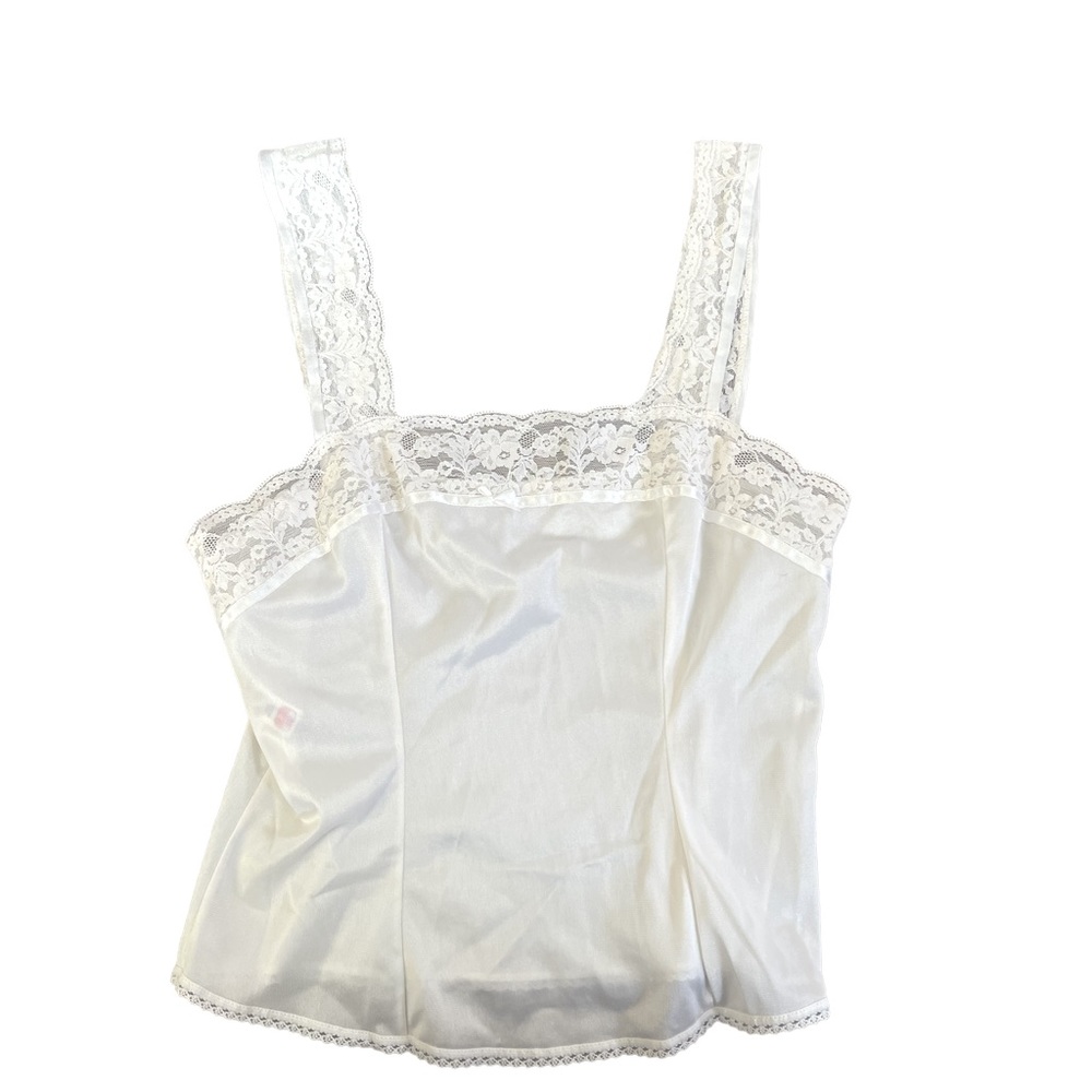 White lace top no size or brand listen could fit xs-m